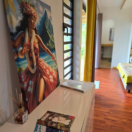 Fare Toahana, Accommodation With A Ocean View Фааа Экстерьер фото