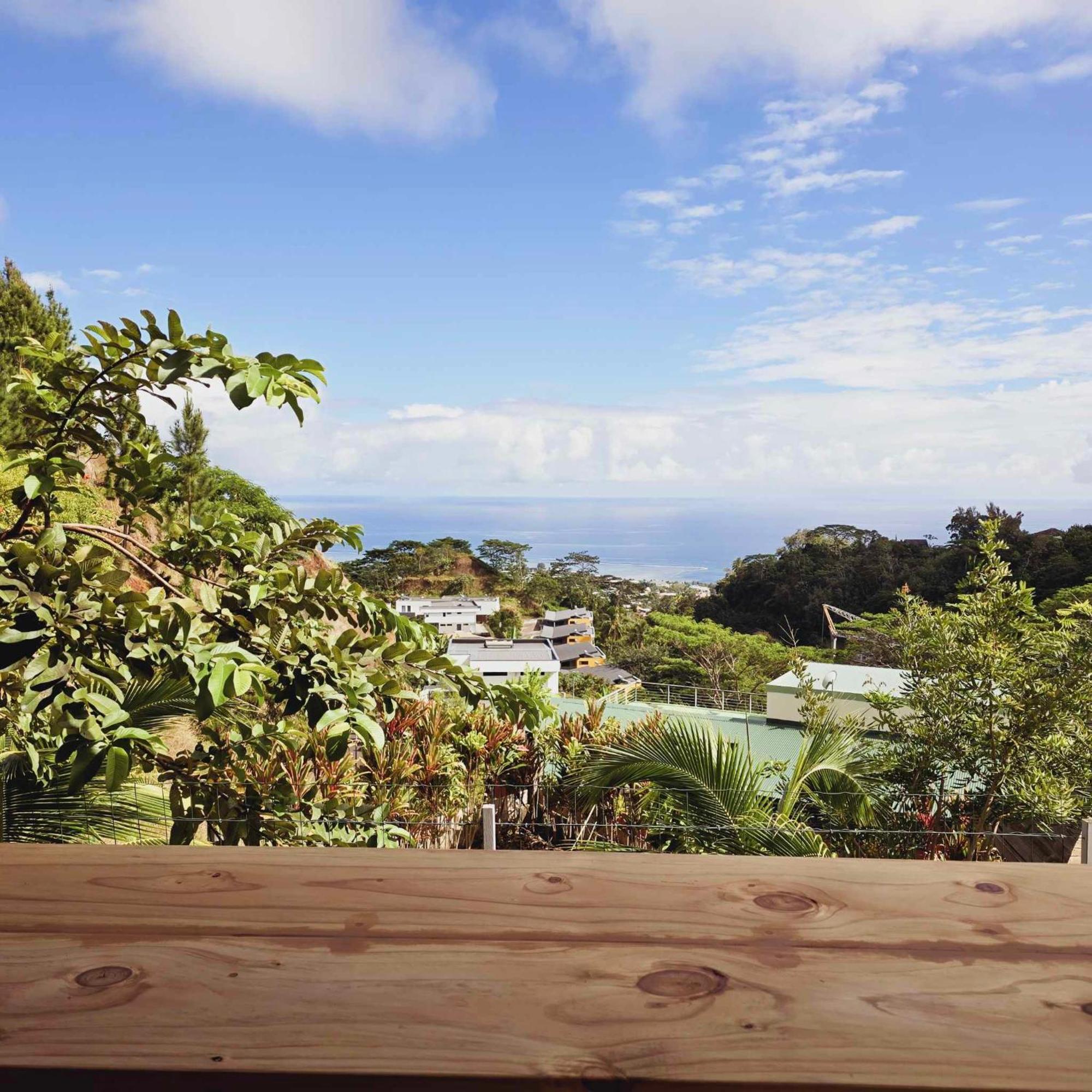 Fare Toahana, Accommodation With A Ocean View Фааа Экстерьер фото