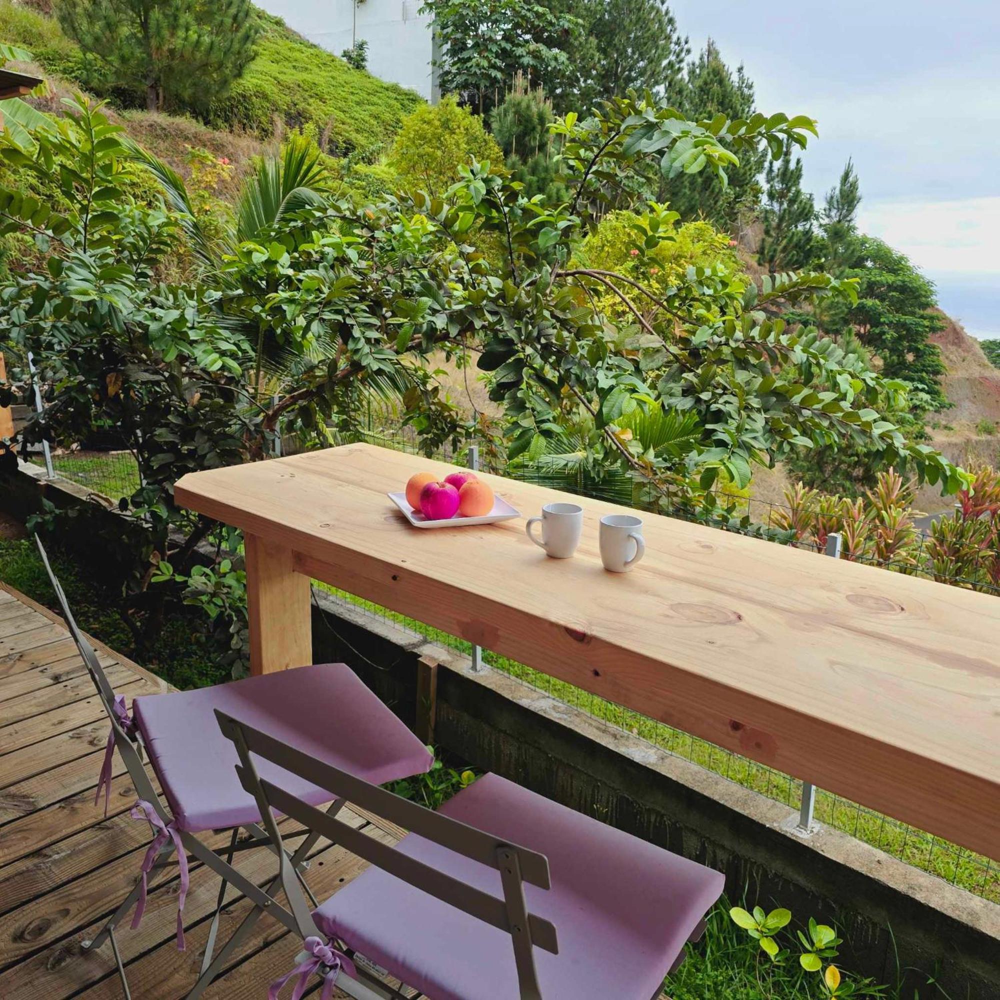 Fare Toahana, Accommodation With A Ocean View Фааа Экстерьер фото