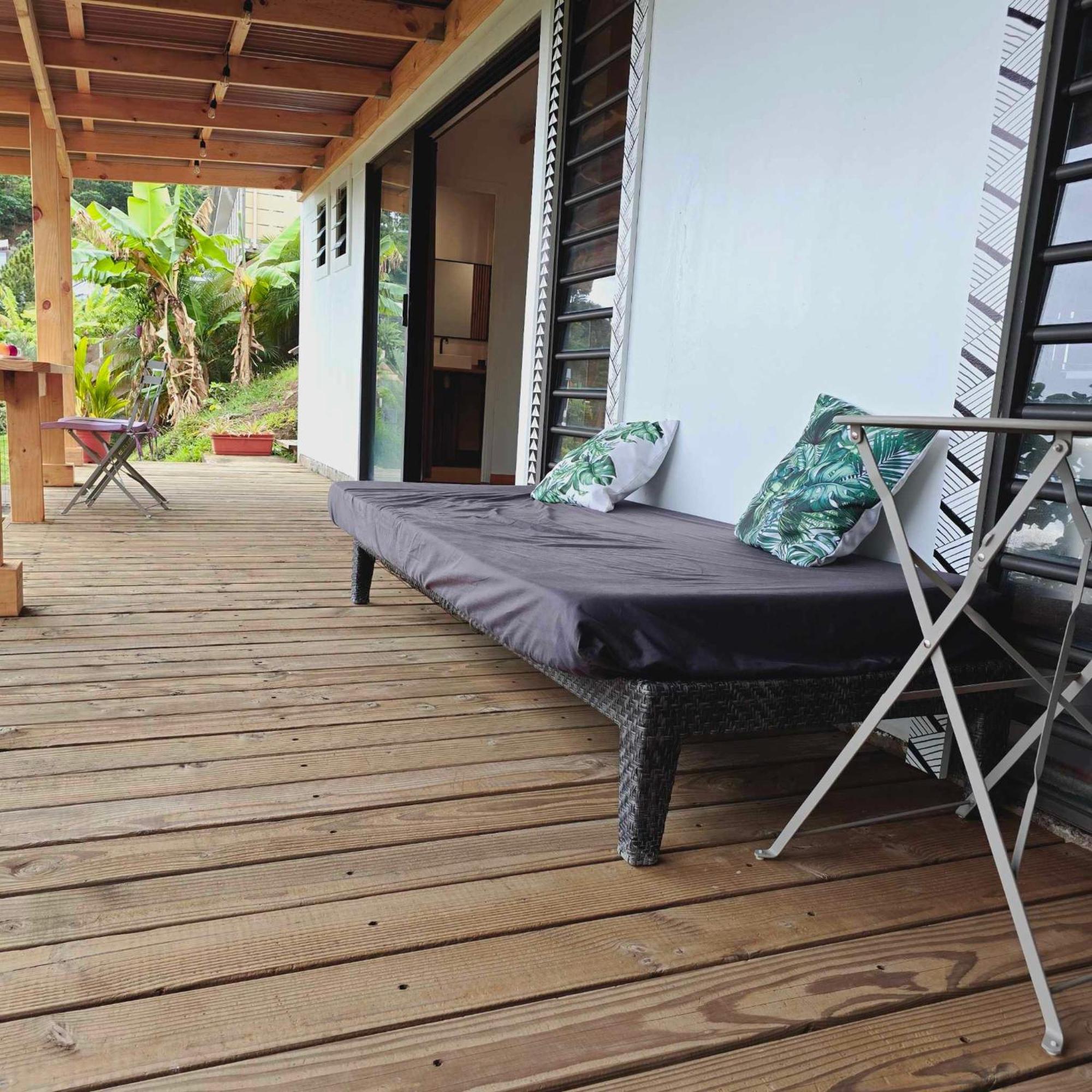 Fare Toahana, Accommodation With A Ocean View Фааа Экстерьер фото